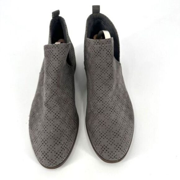 Dr. Scholl’s Gray Faux Suede Ankle Boots Booties Cutout Perforated Size 8M‎ - Picture 2 of 9